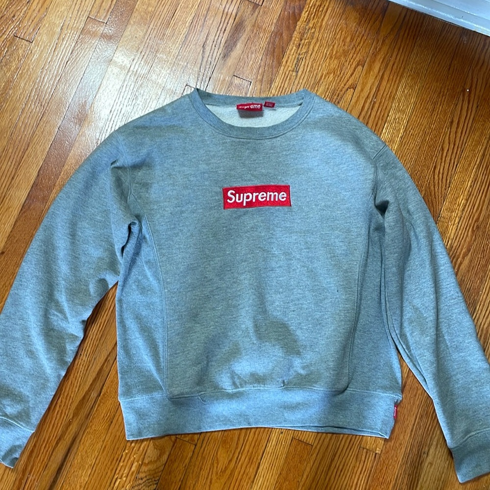 Supreme Sweatshirt